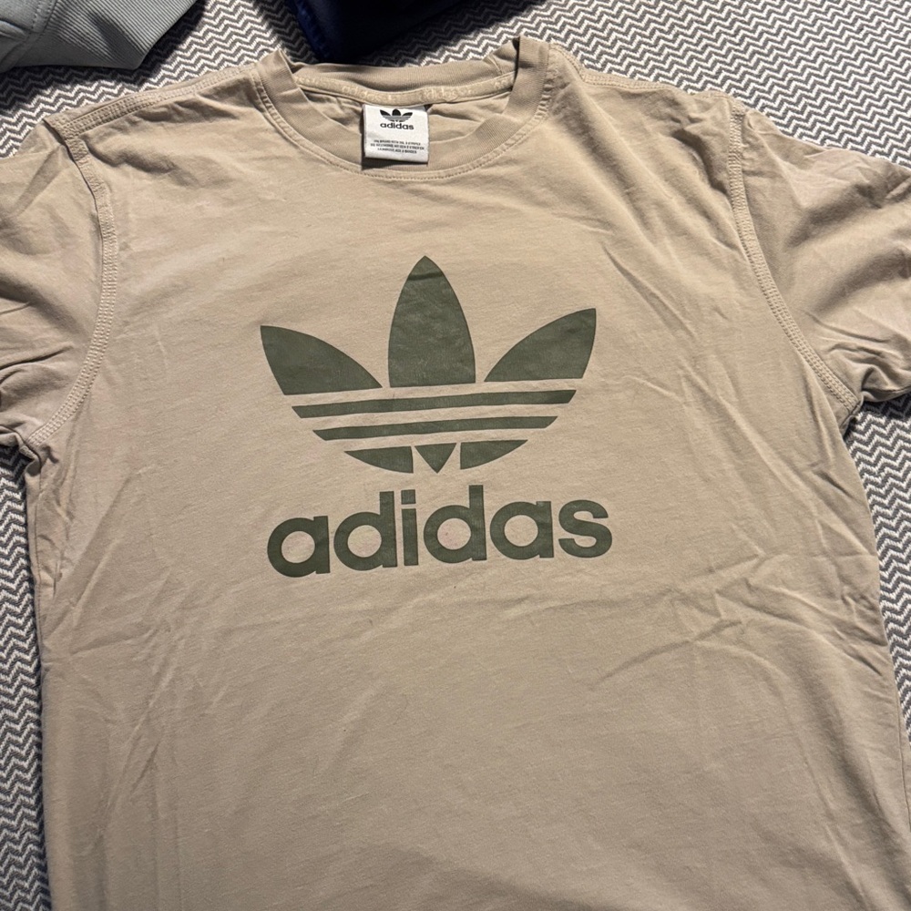 Adidas Men's Beige and Olive Logo Tee